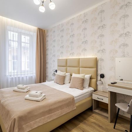 Demar Apart Vicheva Lviv Buitenkant foto